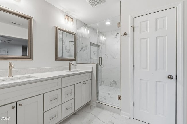 Building Photo - 1504 Homestead Rd