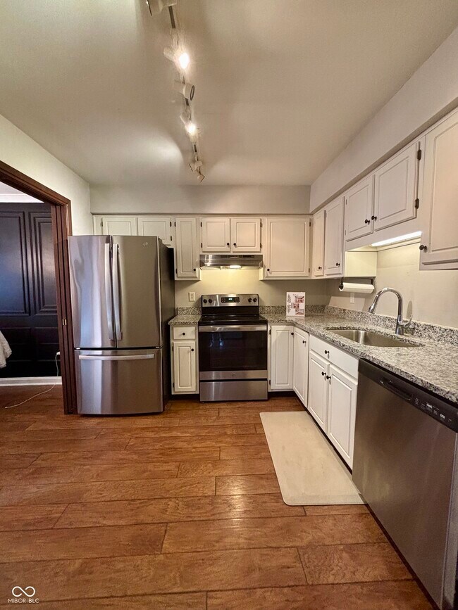 Building Photo - 9746 Revere Way