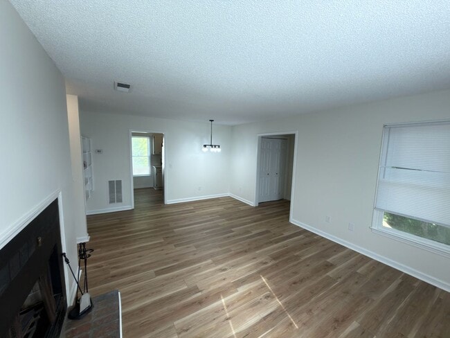 Building Photo - 129 Misty Oak Rd