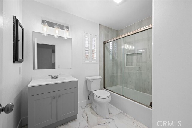 Building Photo - 2982 La Vista Ave