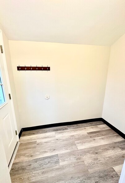 Building Photo - 6 Commercial Ave