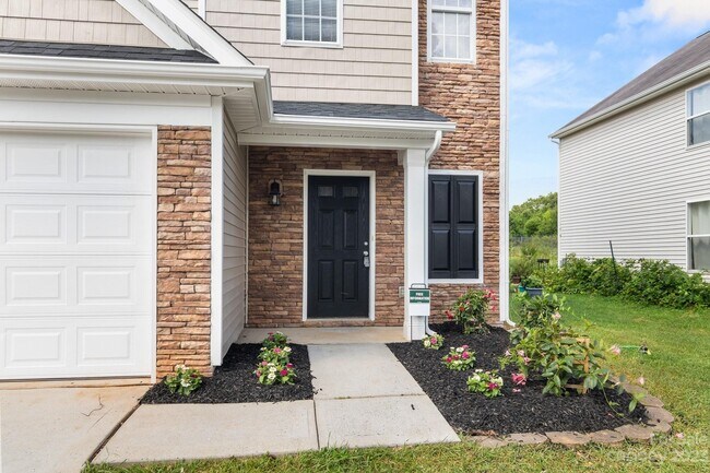 Building Photo - 3808 Herkimer Dr