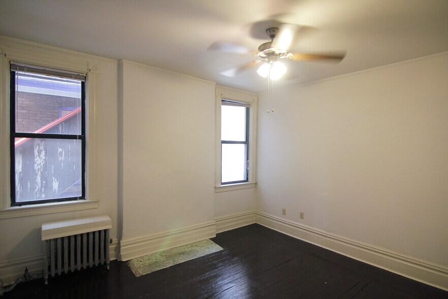 Building Photo - 405 Peebles St