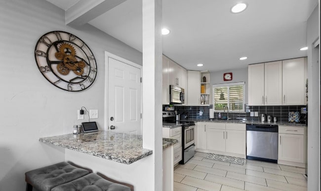 Building Photo - 2105 S Hazel Ct