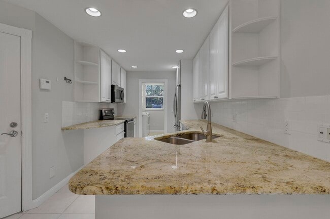 Building Photo - 468 Capistrano Dr