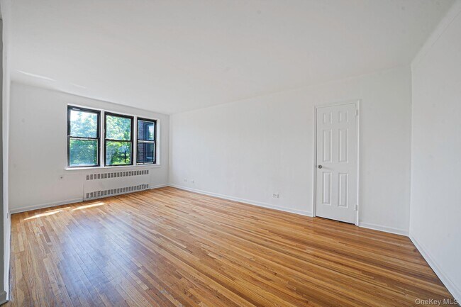 Building Photo - 143-50 Hoover Ave