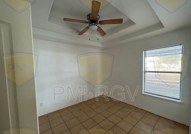 Building Photo - 1503 E Coyote St