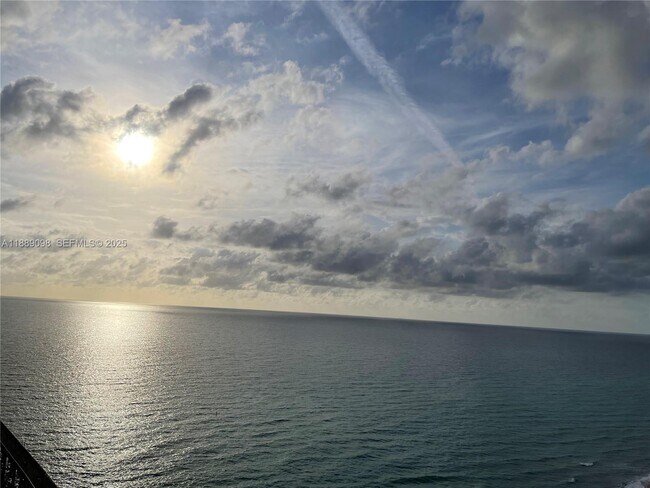 Building Photo - 16699 Collins Ave