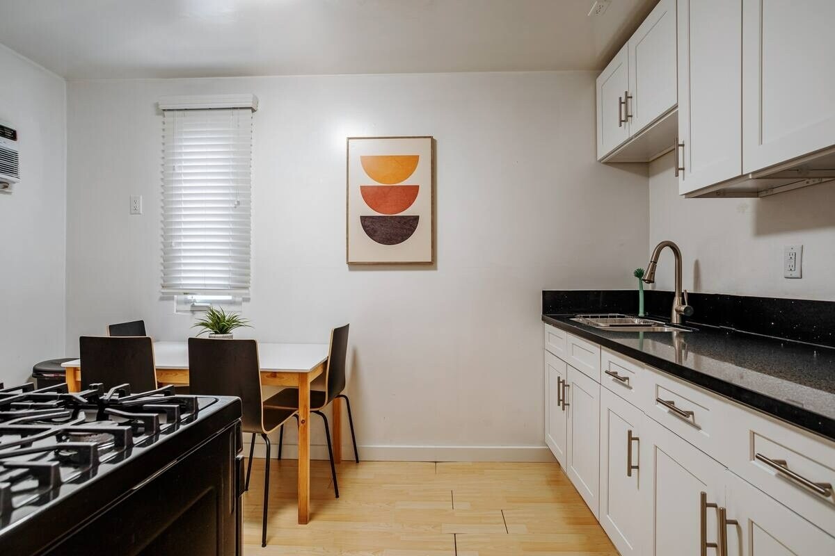 Building Photo - 1806 Washington Way