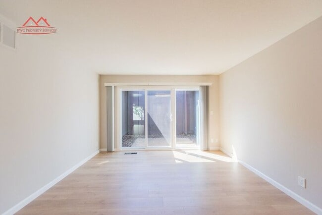 Building Photo - 1377 Spoonbill Way