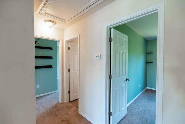 Building Photo - 415 Eagle Brook Ln
