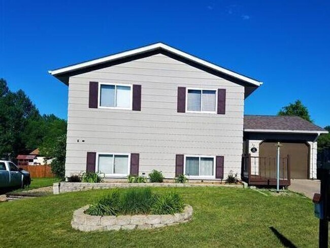 Building Photo - Great home, great quiet neighborhood!