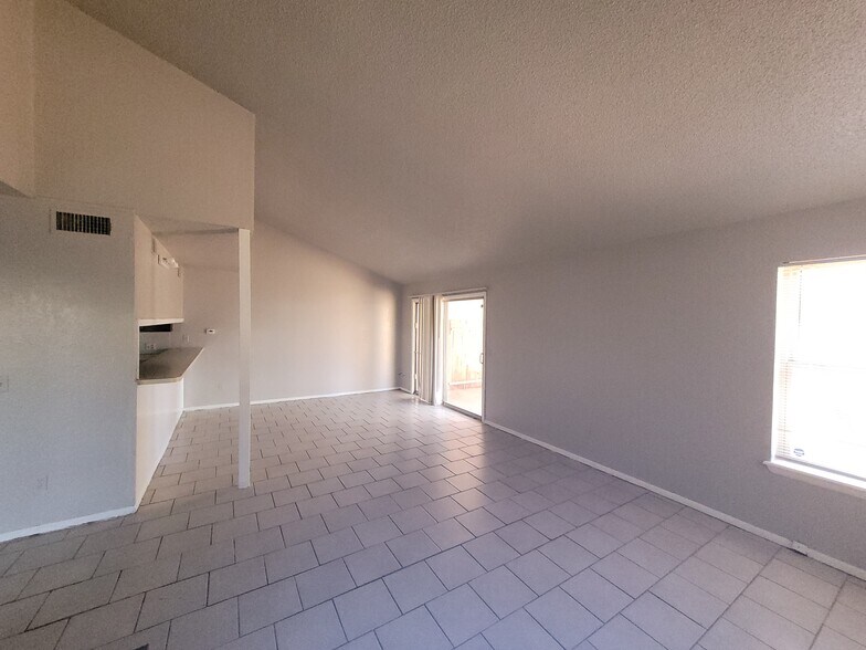 Building Photo - 7313 Edenborough Dr