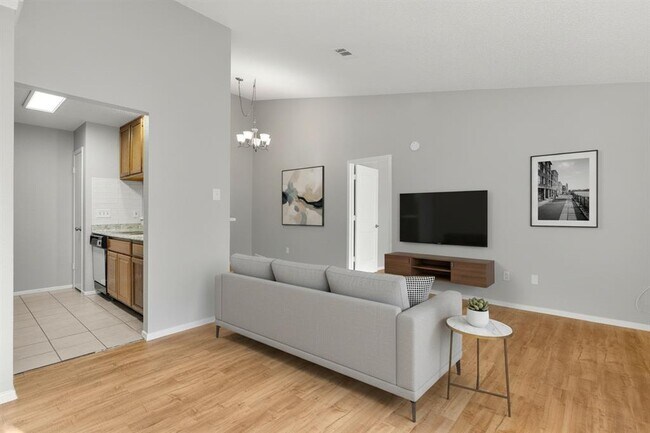 Building Photo - 413 Country Aire Dr