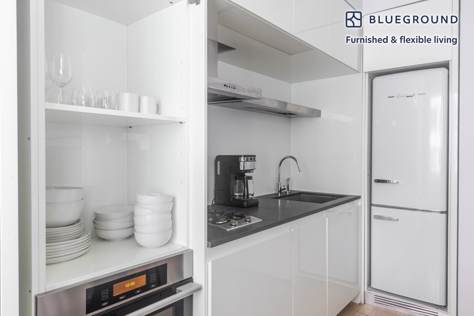 Building Photo - 70 W 45th St