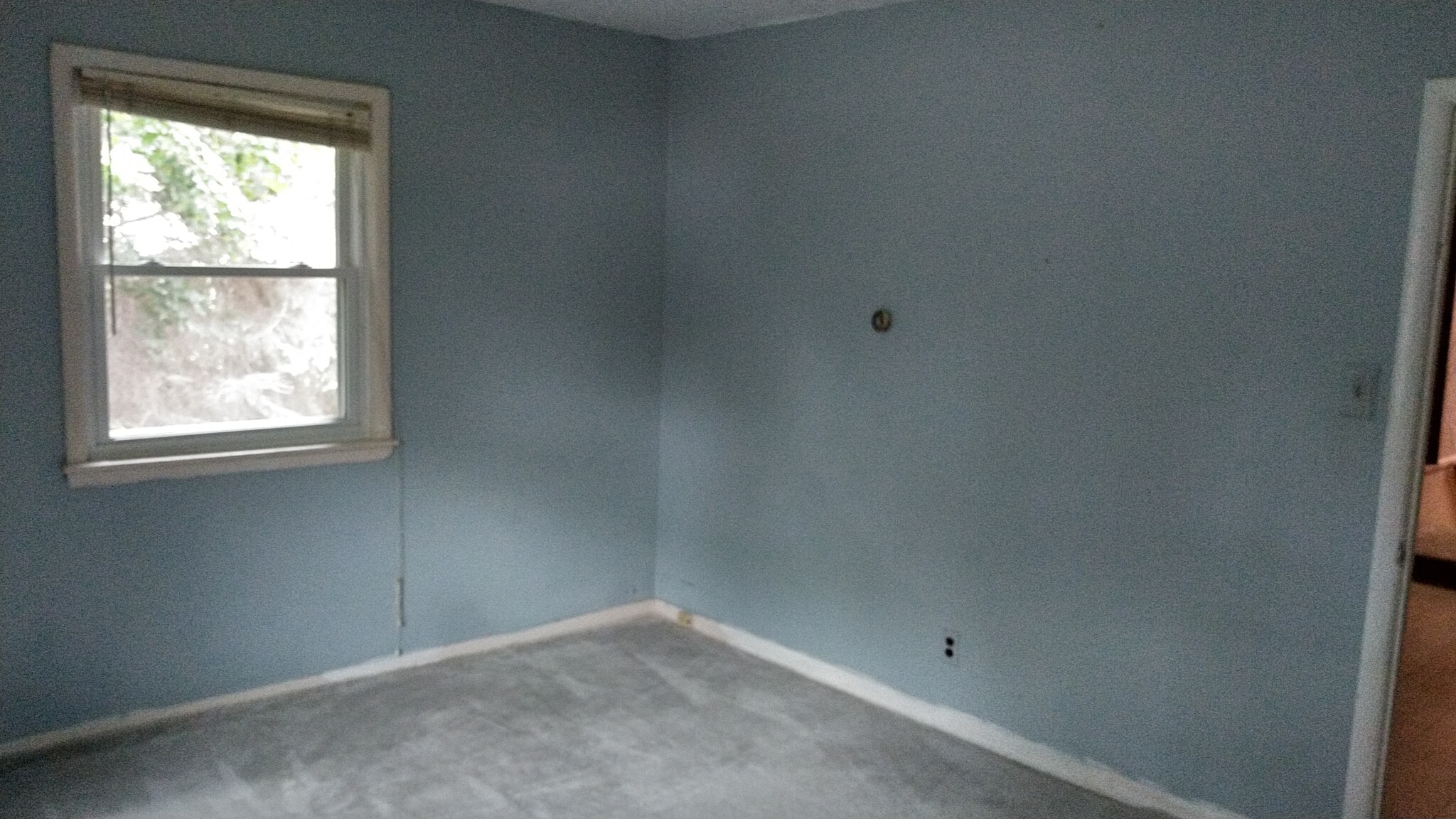 Up Stairs large bedroom - 1537 Linden St