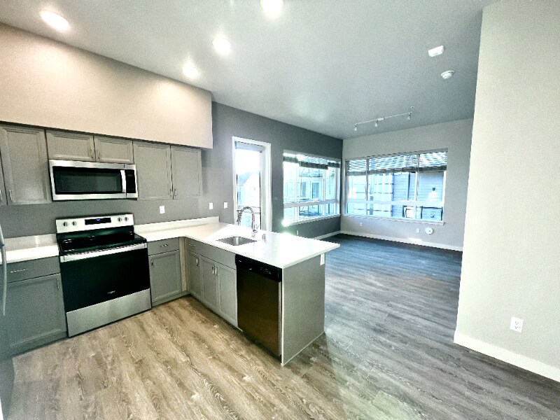 Building Photo - 2330 Yakima Ct