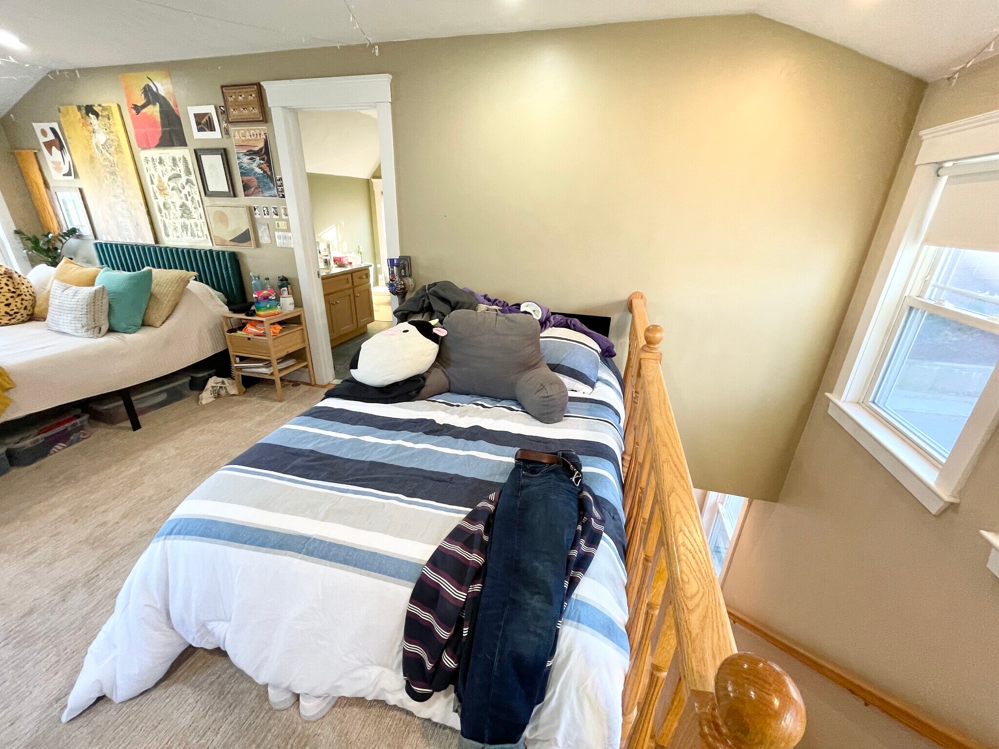 Building Photo - 23 Iroquois St