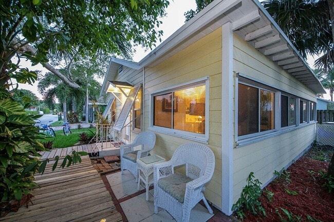 Building Photo - 1907 Parker Ave