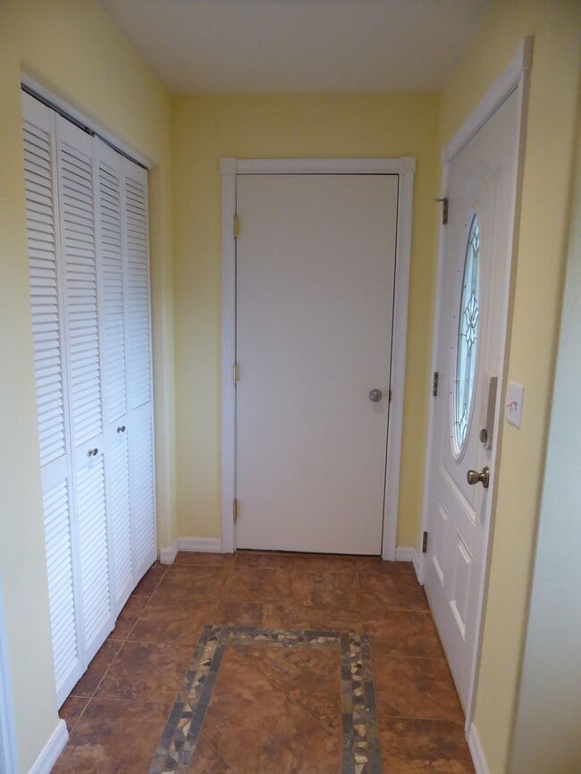 Building Photo - Pet Friendly Attached Home w/ Fenced in Yard in the valley!