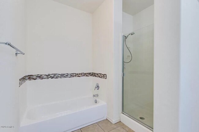 Building Photo - 7423 S 27th Way