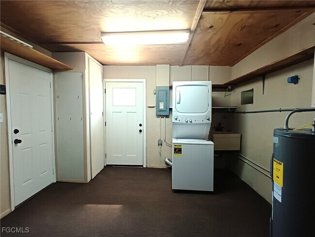 Building Photo - 1848 Winkler Ave