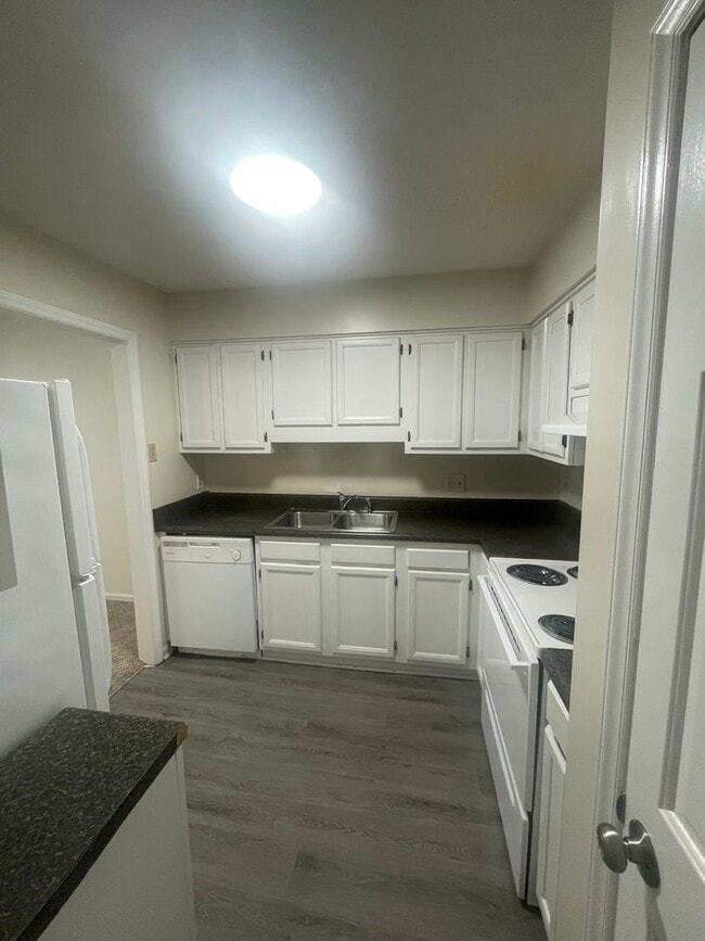 Building Photo - 4119 Kaplan Dr