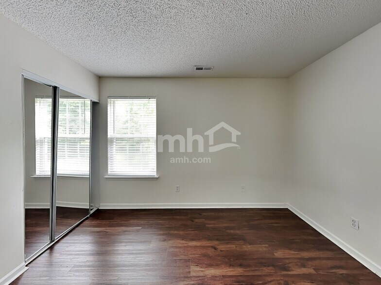 Building Photo - 4104 Hunters Trail Dr