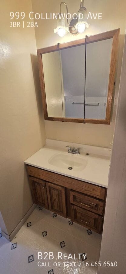 Building Photo - 999 Collinwood Ave