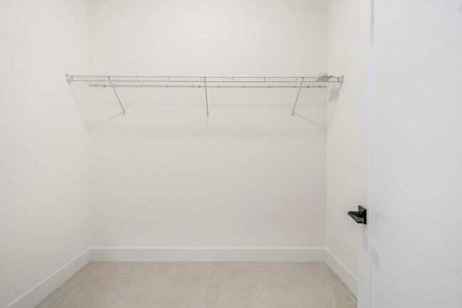 Building Photo - 632 SE Seahouse Dr