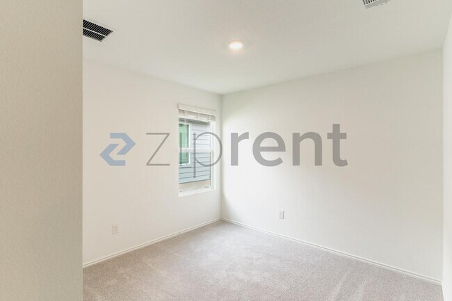 Building Photo - 208 Skyfire St