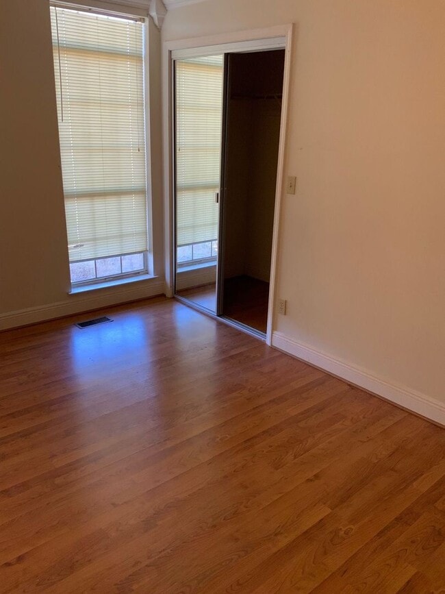 Building Photo - 971 Manningham Rd