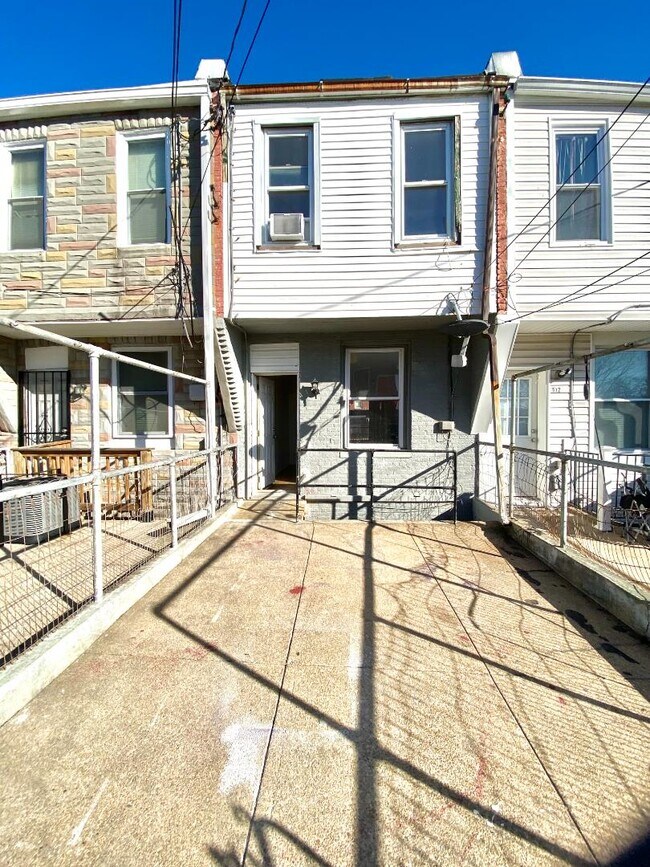 Building Photo - 514 N Decker Ave