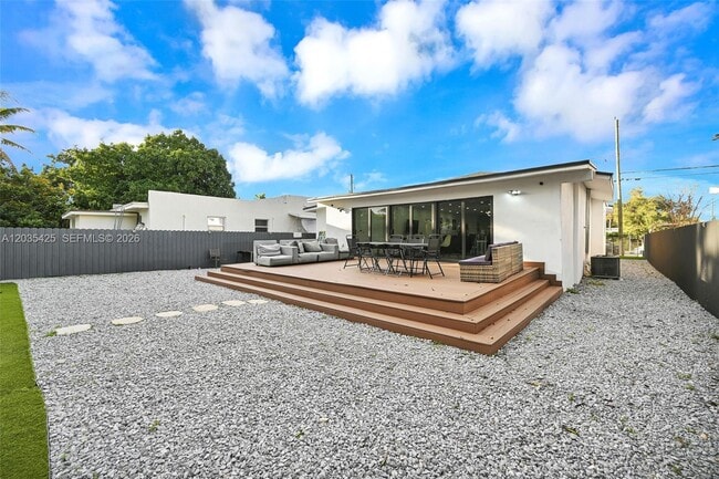 Building Photo - 112 NW 53rd St