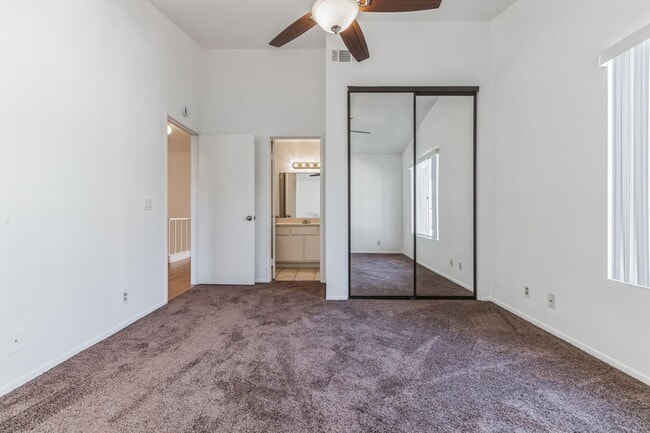 Building Photo - 74624 Driftwood Dr