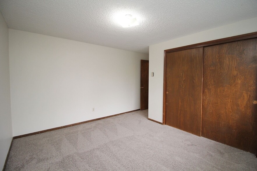 Building Photo - 14620 SE Woodland Way