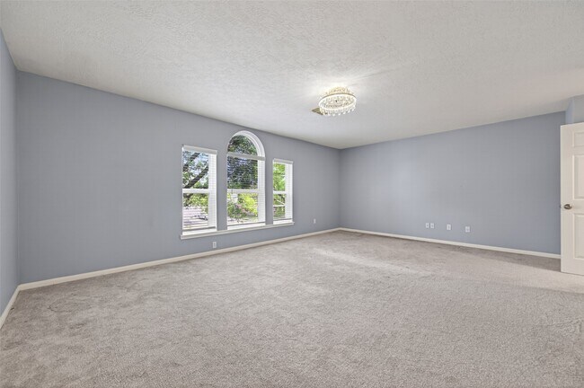 Building Photo - 6710 Creek Village Dr