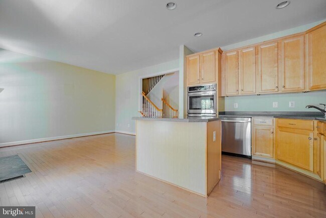 Building Photo - 9209 Point Replete Dr