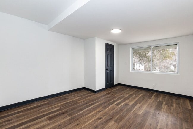 Building Photo - Spacious Three Bedroom Remodeled Home!