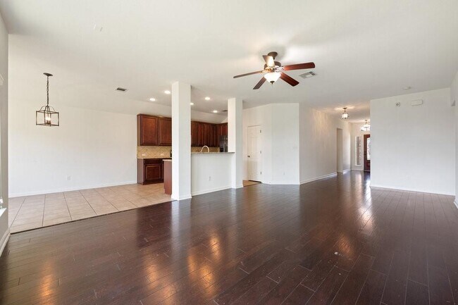 Building Photo - 1049 Regency Ln