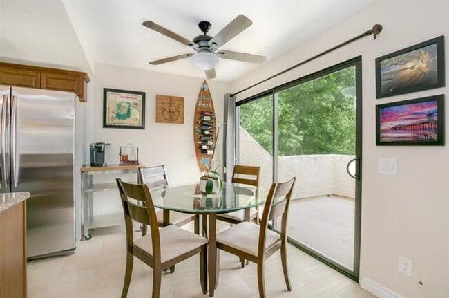 Building Photo - Beautifully Vista Upgraded Upstairs Corner Condo