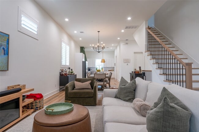 Building Photo - 1307 E 27th St