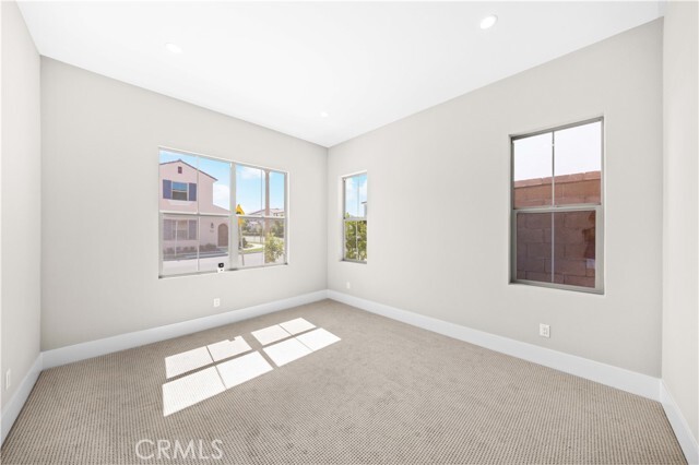 Building Photo - 130 Mossvine