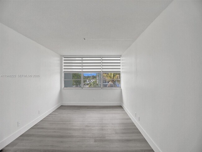 Building Photo - 2771 Taft St