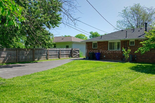 Building Photo - 1275 Geers Ave