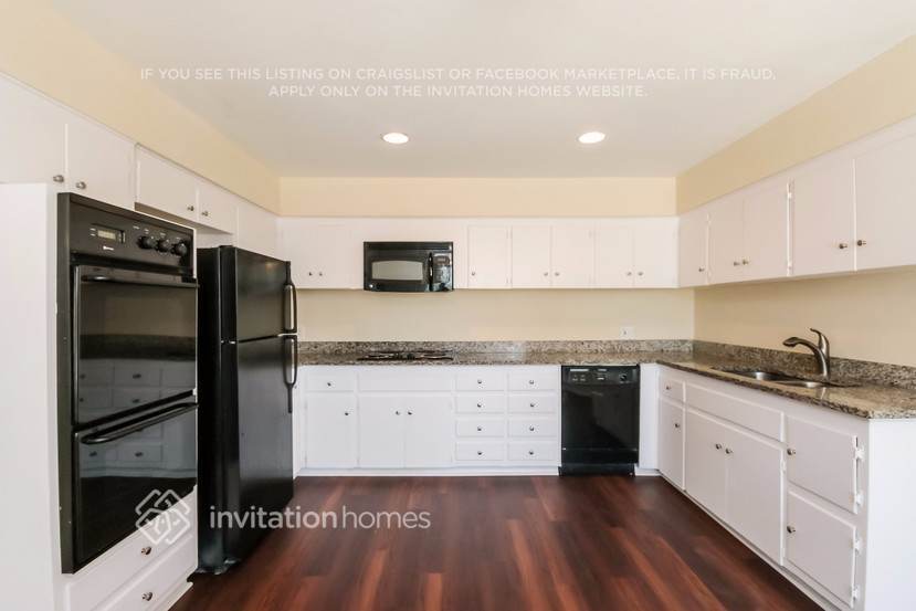 Building Photo - 5410 N 64th Dr