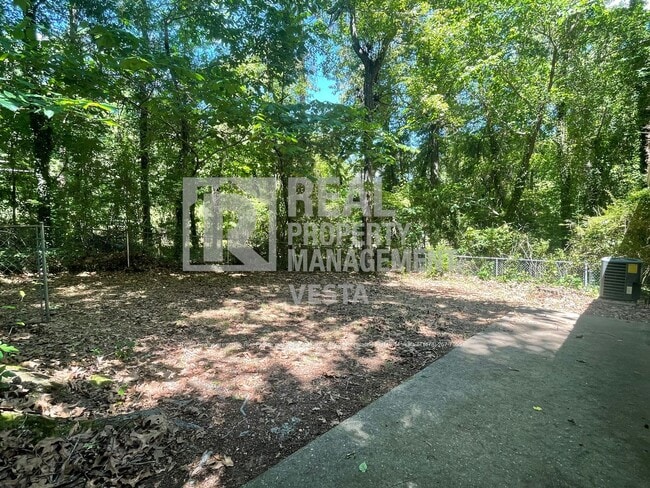 Building Photo - 1427 Royalwyn Dr