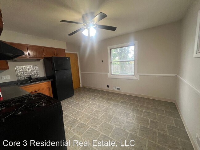 Building Photo - 3 br, 1.5 bath House - 1600 Pope