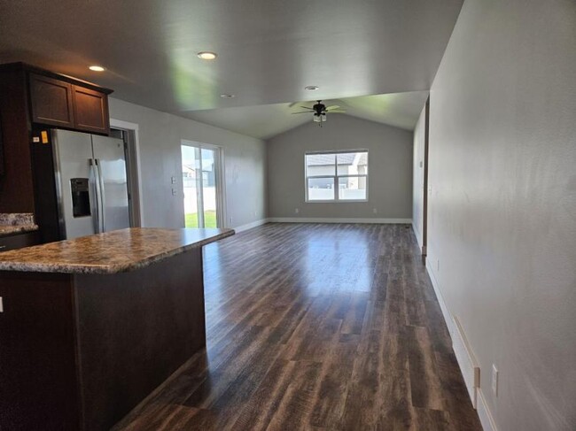 Building Photo - 2 bedroom in Billings MT 59105
