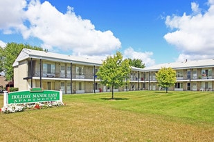 Building Photo - Holiday Manor East